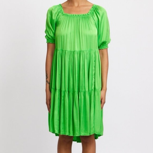 Raquel Allegra Dresses & Skirts - Raquel Allegra Lily Pleated Dress in Green Apple Size S